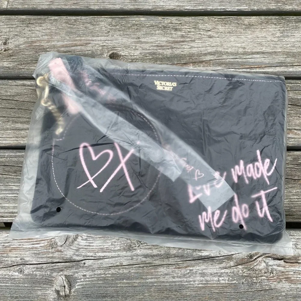 Victoria's Secret "Love Made Me Do It" Pouch Duo - Picture 14 of 15